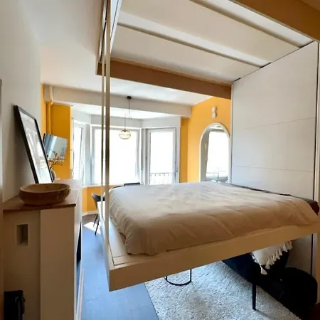 Beachside Family With Sea View For 6 * De Panne
