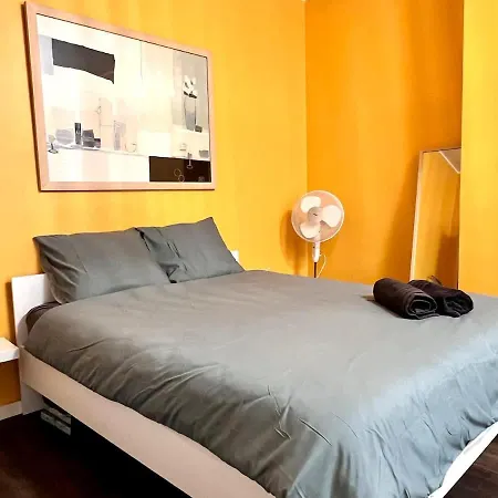 Beachside Family With Sea View For 6