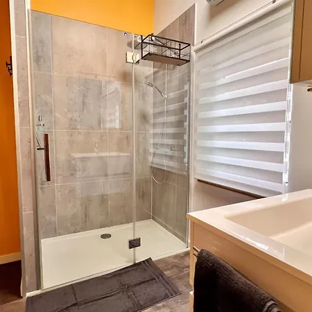 Apartament Beachside Family With Sea View For 6