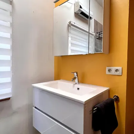 Beachside Family With Sea View For 6 * De Panne